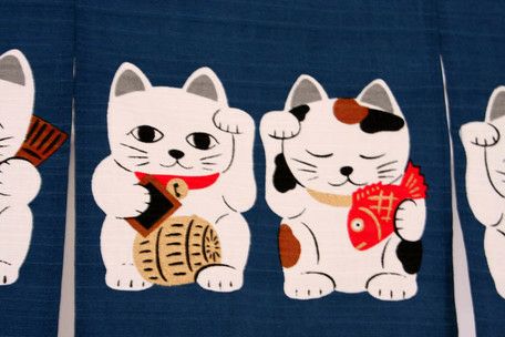 【和風のれん】縁起のれん♪七福ねこ「招き猫柄」紺色LuckyCat【幅85cm×長さ35cm】[和風暖簾/和柄暖簾/外国人土産]【あす楽対応_関東】【あす楽対応_近畿】【あす楽対応_東海】【あす楽対応_四国】【ネコポス送料無料】